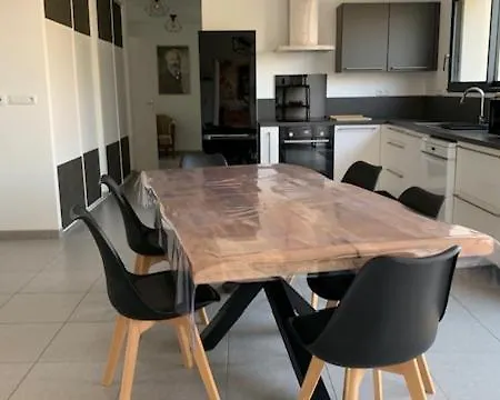 빌라 Jules Verne *